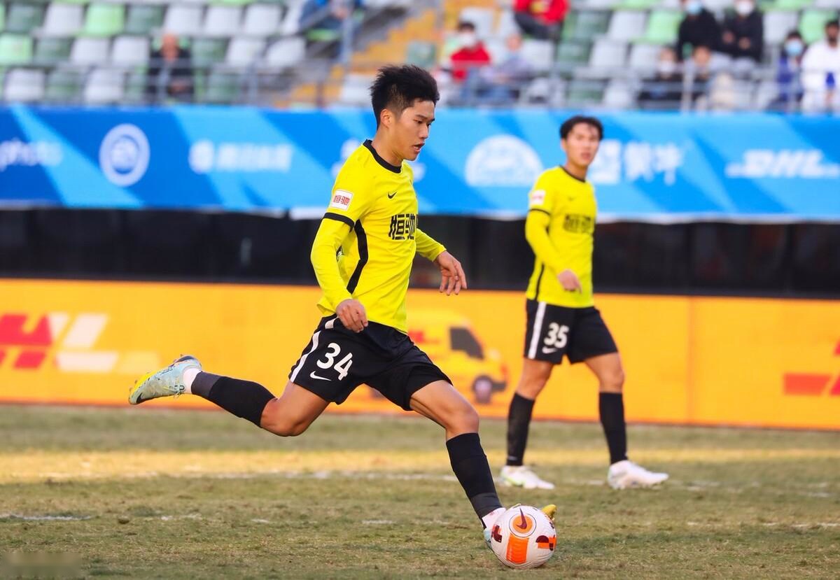 星空体育官网包含广州队发布备战花絮，关键时刻绝杀压哨，意甲任务艰巨，年轻球员得到机会的词条