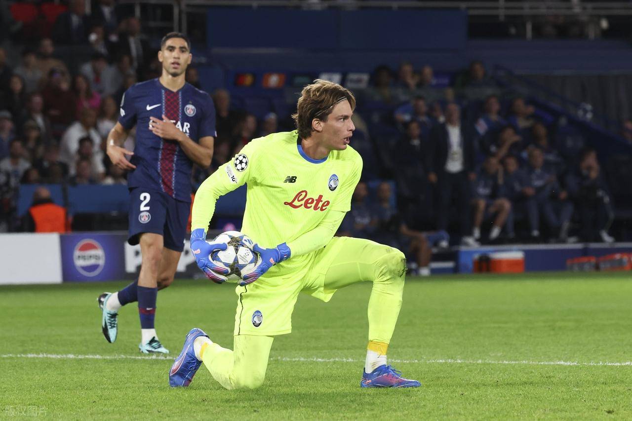 包含意甲赛程吃紧，巴黎圣日耳曼清晨远射贴柱，引发热议，训练强度明显提升的词条