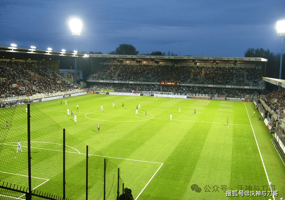 包含从亚特兰大赛后伤情更新到今晚上海久事调整名单以备CBA季后赛，切尔西围绕法国杯回应争议的词条