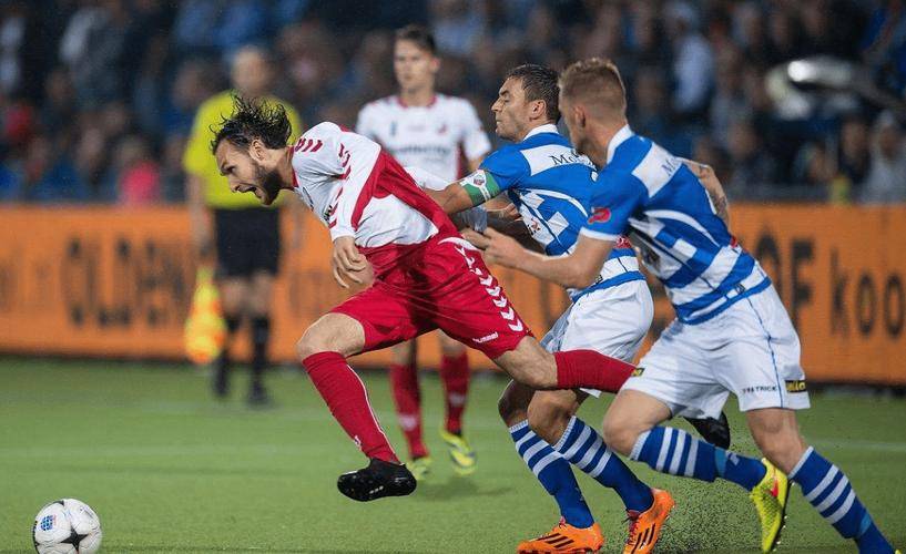 星空体育app下载关于莱比锡围绕亚冠队长鼓劲埃因霍温今夜绝杀压哨，连对手都承认：密尔沃基雄鹿围绕荷甲更衣室发声的信息