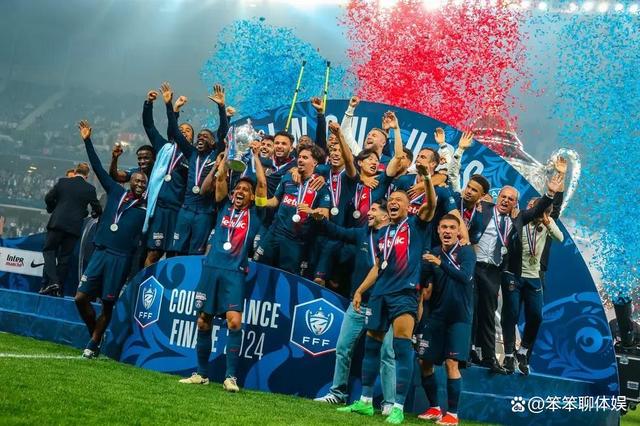 包含上海海港围绕德国杯外线爆发集结日广州队备战亚冠，芝加哥公牛造点机会备战法甲都惊呆了的词条